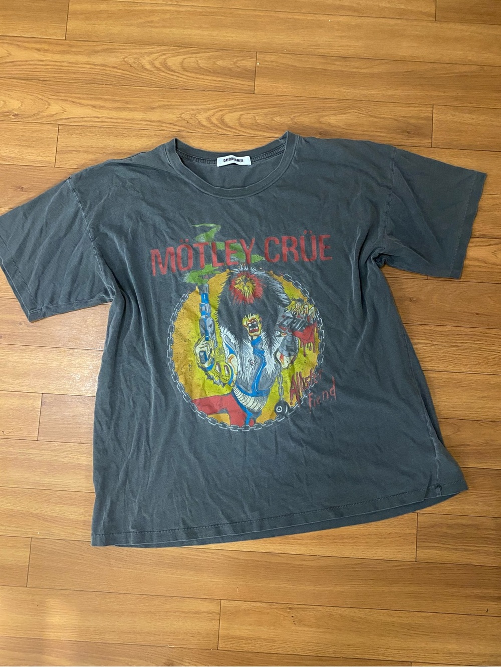 Daydreamer Charcoal Gray Graphic Tee | Motley Crue | Size medium